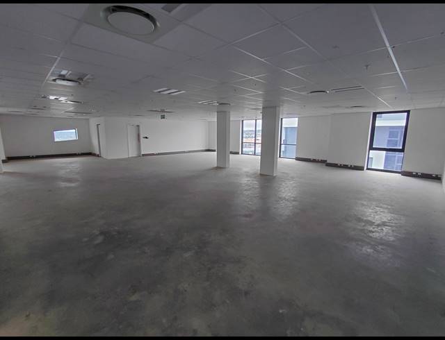 581M² OFFICE TO LET IN VORNA VALLEY